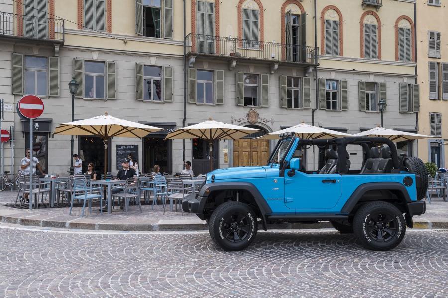  Jeep Wrangler Rubicon MoparONE Pack 2016 года  (фото 30 из 32)